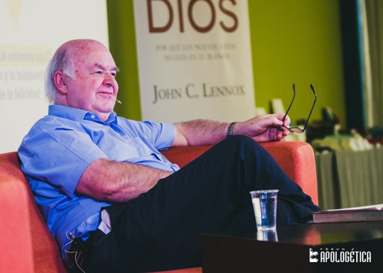Lennox: “El ateísmo es una fe sin esperanza, su frontera es Dios”
