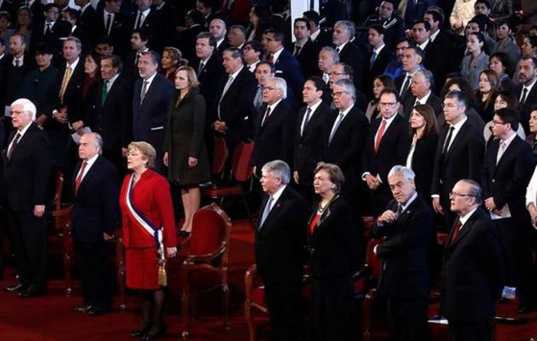 Tenso Te Deum evangélico anti Bachelet