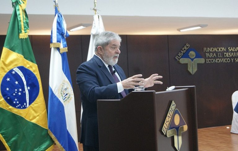 La división política en Brasil se arraiga entre las comunidades protestantes