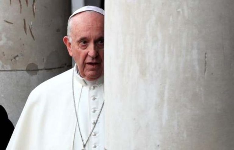 Ex alto cargo vaticano acusa al Papa de encubrir abusos