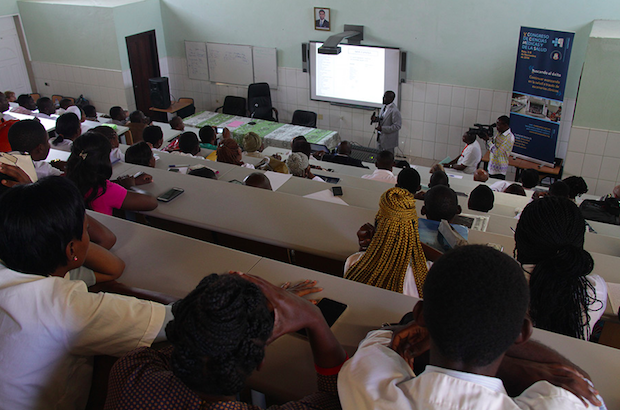 La formación especializada sanitaria en Guinea Ecuatorial avanza de la mano de una ONG evangélica